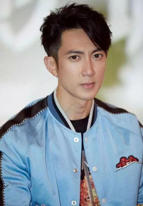 男明星网红撞脸,这位当红小生竟与网络红人神似