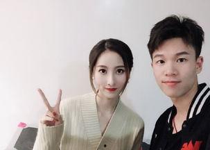 黑历史女子吃瓜图片大全,吃瓜图片大全背后的真相