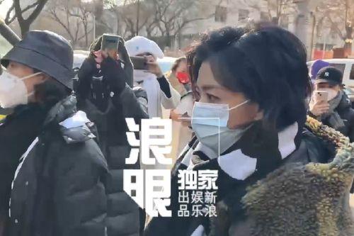 吃瓜热门八卦图片,揭秘吃瓜热门八卦背后的真相