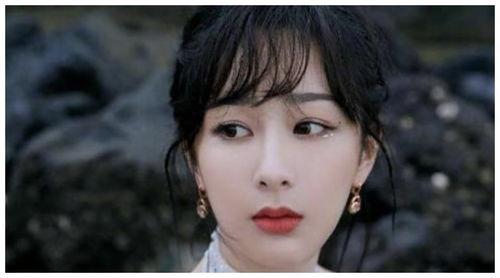 吃瓜爆料杨紫张艺兴,吃瓜群众热议恋情真相