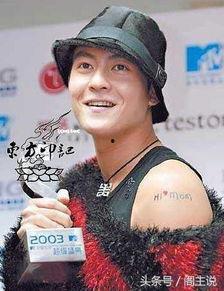 明星网红羽毛纹身图,明星风采与个性张扬的时尚印记